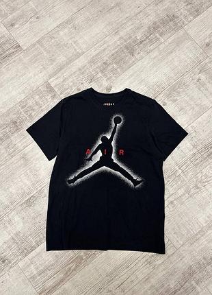 Чоловіча футболка nike jordan чорна з принтом
