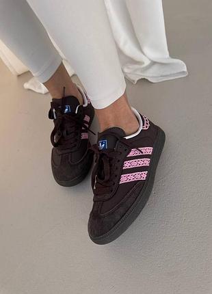 Кросівки жіночі adidas samba коричневі з рожевими шнурками, шкіра