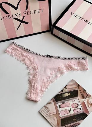 Котонові трусики стрінги з мереживом victoria’s secret