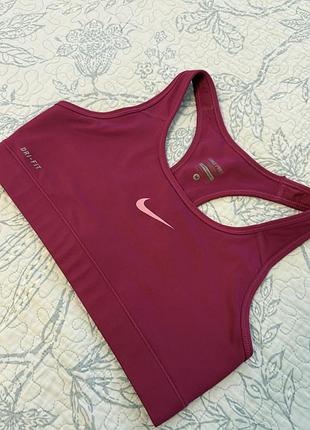 Топ жіночий nike dri-fit