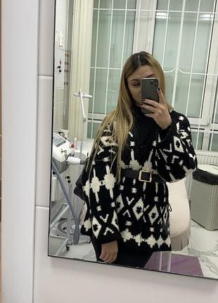 Жіночий в'язаний кардиган