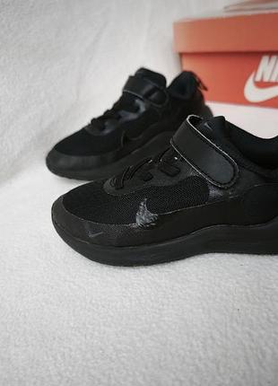 Оригінал! кросівки nike р. 27,5 устілка 17,5 см