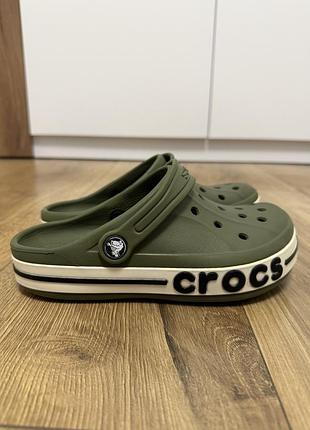 Шльопанці дитячі crocs j2 хакі