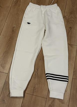 Спортивні штани жіночі adidas білі з манжетами