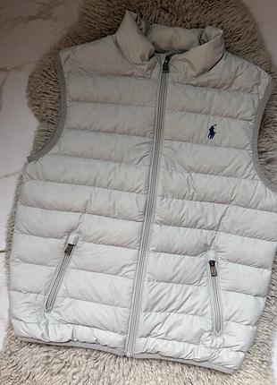 Світла пухова жилетка на хлопця від polo ralph lauren