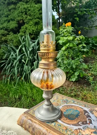 Антикварная керосиновая лампа!
