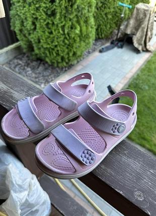 Босоніжки та сандалі для дівчаток crocs рожеві