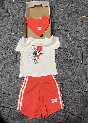 Костюм  adidas з футболкою, шортами та слюнявчиком, білий, кораловий