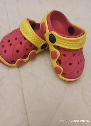 Шльопанці для дітей crocs рожеві, жовті