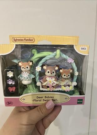 Іграшкові фігурки для дівчинки sylvanian families deer babies - floral swing set
