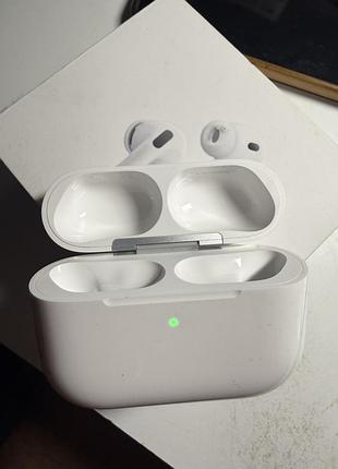 Аксесуари до навушників airpods зарядний кейс airpods pro 3