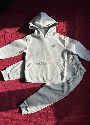 Костюм для хлопчиків h&m флісовий сірий розмір 104
