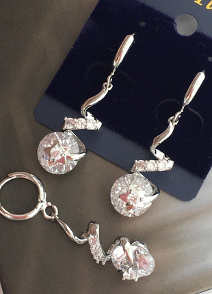 Сережки с круглими цирконами з медичної сталі stainless steel