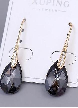 Сережки з чорними кристалами swarovski. розмір 3,2 см медзолото. медичне золото. xuping