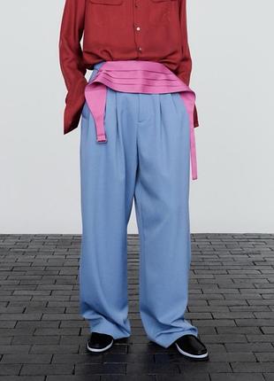 Брюки relaxed fit с защипами