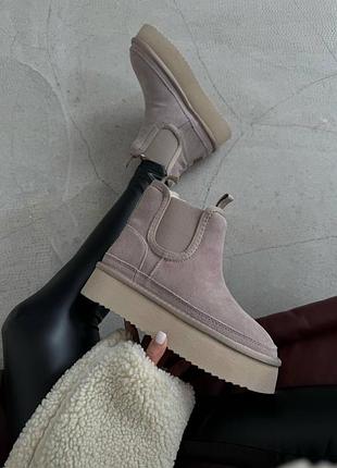 Кремовые замшевые ботинки ugg neumel platform chelsea beige cream х угг ньюмел 36