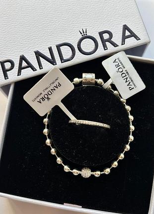 Набір прикрас pandora — браслет зі сріблястими намистинами та каблучка pavé з гравіюванням