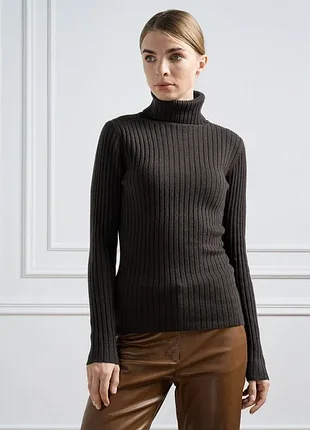 Allude відомий німецький бренд люксового трикотажу 
кашеміровий гольф в рубчик шоколадного кольору