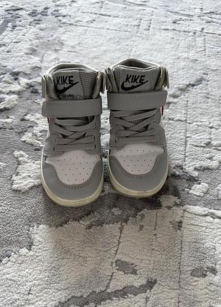 Кросівки дитячі nike сірі на липучках