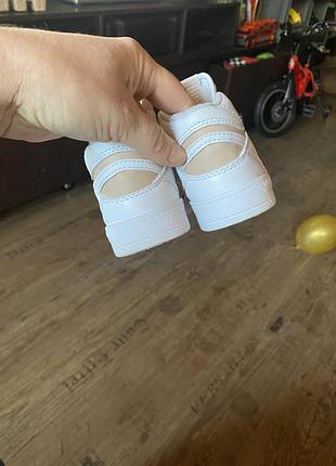 Adidas кросівки 3