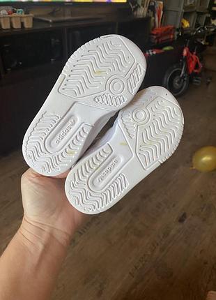 Adidas кросівки 4
