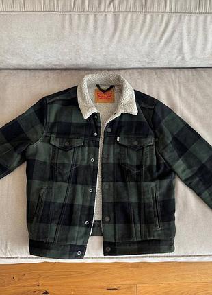 Levis sherpa jacket в зелено-чорну клітинку, м розмір (б/у)