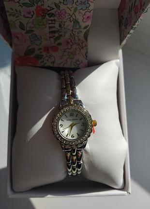Часы laura ashley серебристые
