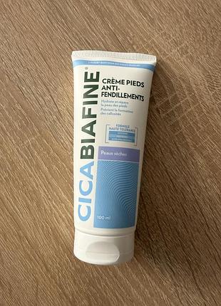 Крем для дуже сухої шкіри ніг і стоп cicabiafine