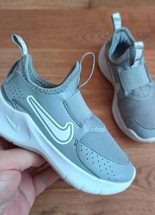 Оригинальные nike р27 длина стельки по факту 17см