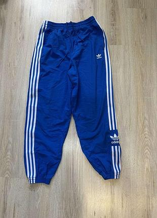 Спортивні штани чоловічі adidas сині з білими смужками