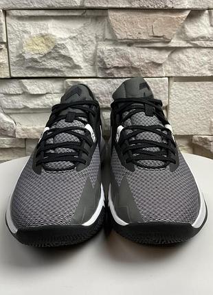 Оригінальні кросівки nike precision 6 3