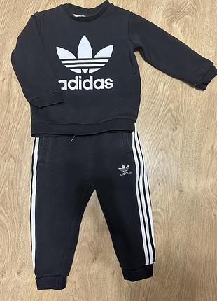 Костюм для хлопчиків adidas чорний, розмір 86