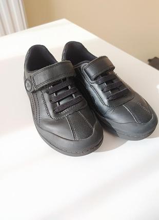 Чорні туфлі кросівки clarks 28 розмір