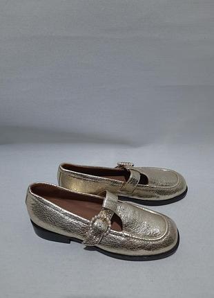 Золотистые кожаные туфли лоферы мериджейн oliver bonas с жемчужинами cracket mary jane loafers 40