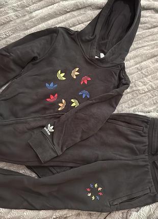 Спортывный костюм adidas для мальчика