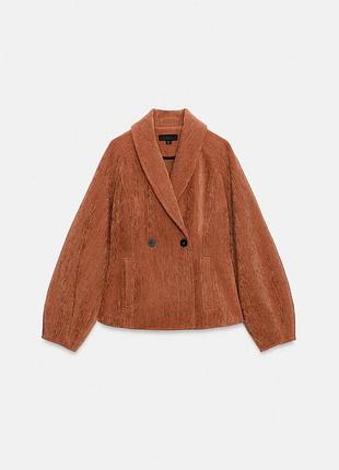 Жіночий приталений двобортний жакет zara