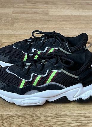 Кроссовки adidas оригинал в идеальном состоянии 36,5 размер