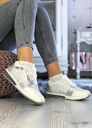 Кросівки жіночі білі зі вставками з екошкіри