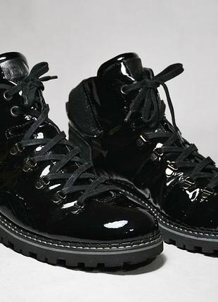 Чорні лаковані черевики 38 | з блискавкою
black patent boots 38