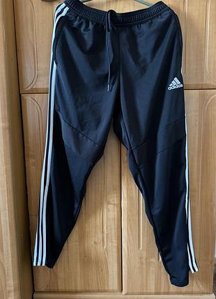 Чоловічі спортивні штани adidas чорні розмір m