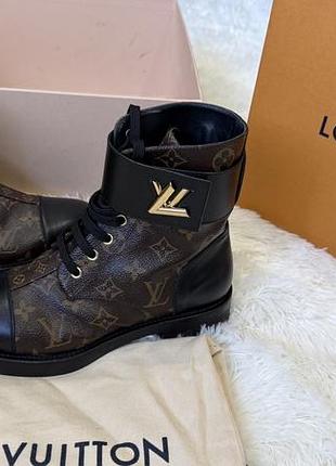 Чоботи жіночі louis vuitton 37