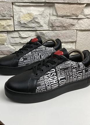 Жіночі кросівки love moschino