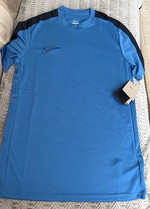 Футболка чоловіча nike синя з чорним