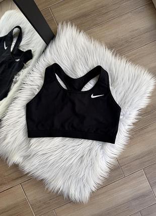 Спортивный топ nike