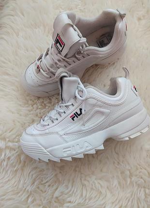 Кожаные кроссовки бренда fila