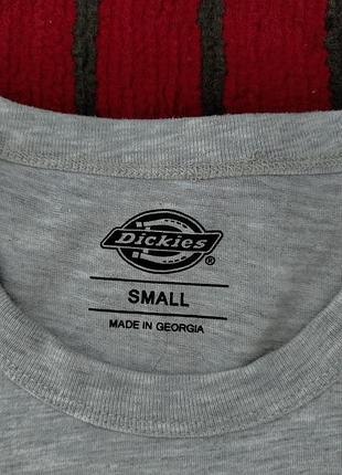Серая футболка dickies 3