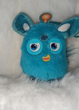 Синий меховой брелок furby connect из серии игрушек mcdonald's happy meal 2016 года