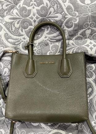 Сумка шкіряна michael kors є невеликий нюанс в середині але його не видно