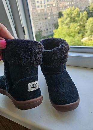 Дитячі замшеві чоботи сапожки  ugg оріг розмір 24-25,устілка 16см чорного кольору