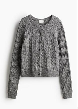 Серый укороченный кардиган крупной вязки «косы» от h&amp;m